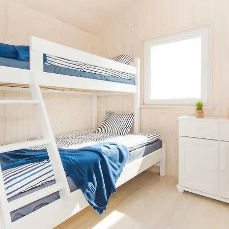 2 Bedroom Awesome In Dom wakacyjny Darłowo