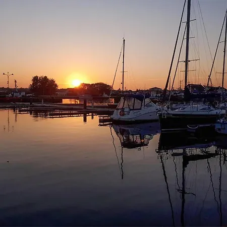 Dom wakacyjny 2 Bedroom Awesome In