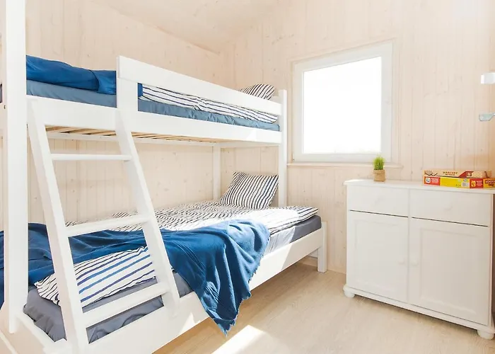 2 Bedroom Awesome In Сasa de vacaciones Darłowo